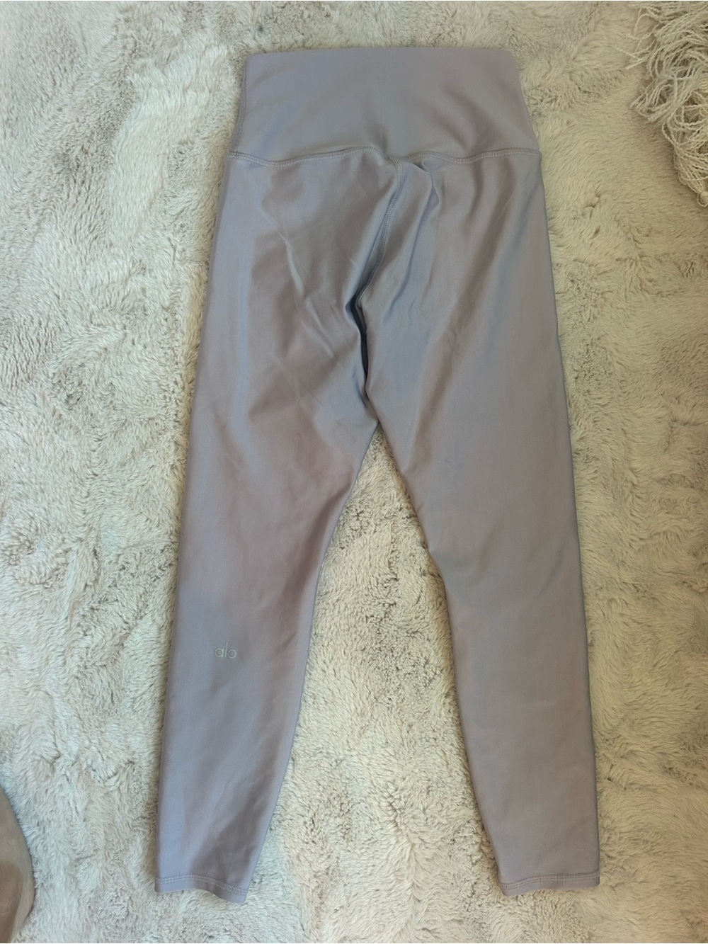 ALO Yoga small Lavender High-Waist Leggings with minor mark on leg - Picture 2 of 5